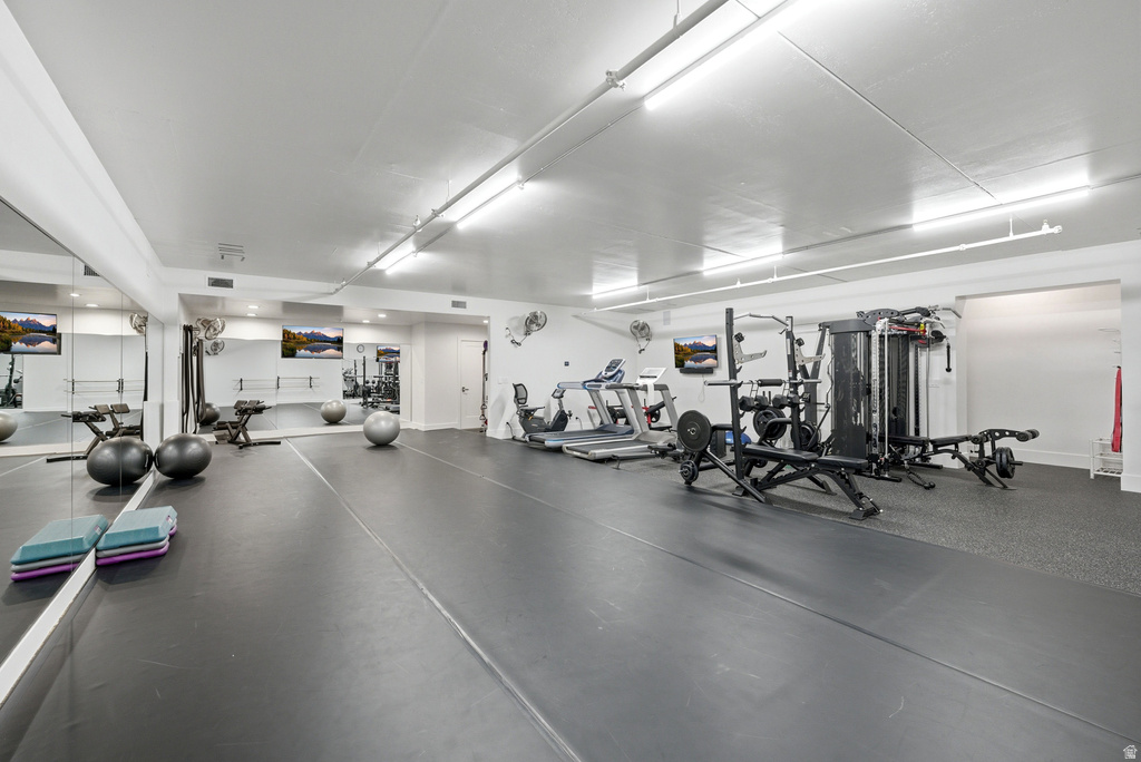 2152 E CREEK RD Sandy, UT 84093