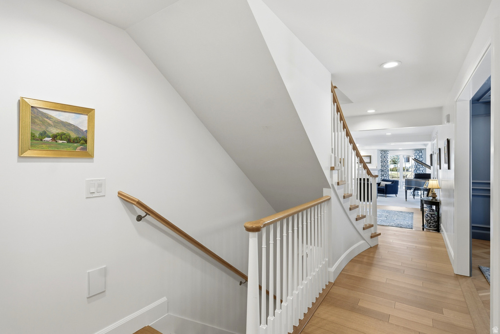 2152 E CREEK RD Sandy, UT 84093