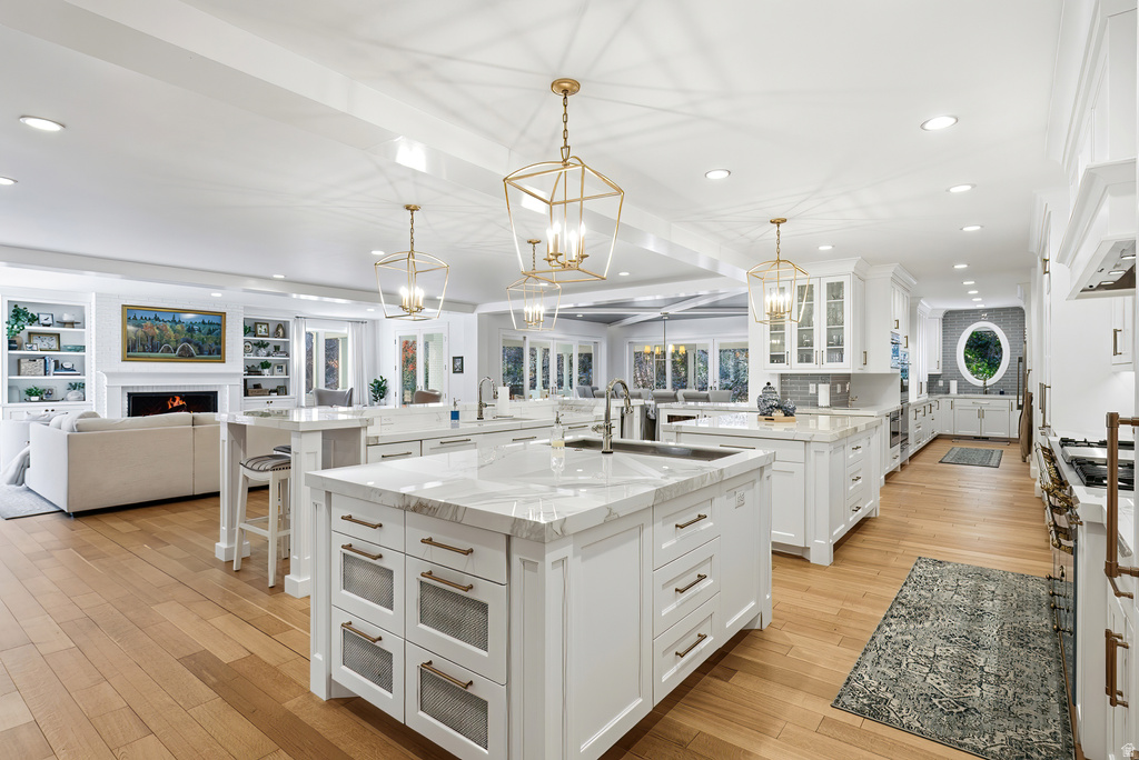 2152 E CREEK RD Sandy, UT 84093