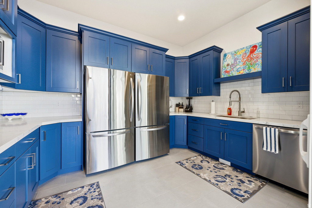 2152 E CREEK RD Sandy, UT 84093