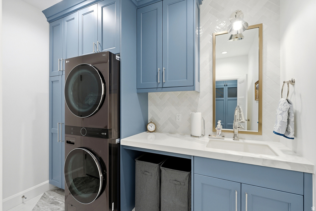 2152 E CREEK RD Sandy, UT 84093