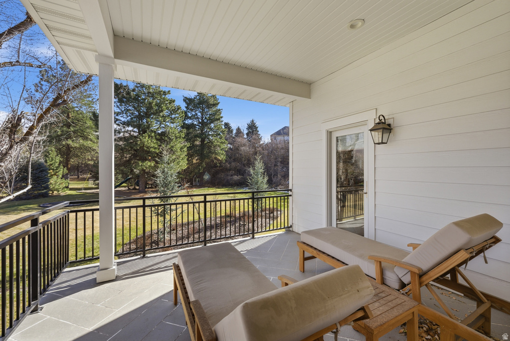 2152 E CREEK RD Sandy, UT 84093