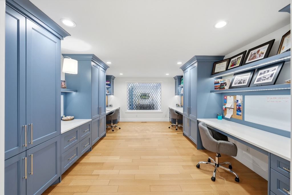 2152 E CREEK RD Sandy, UT 84093