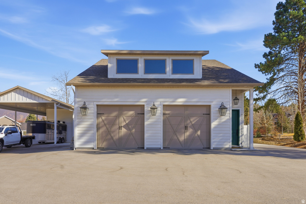 2152 E CREEK RD Sandy, UT 84093