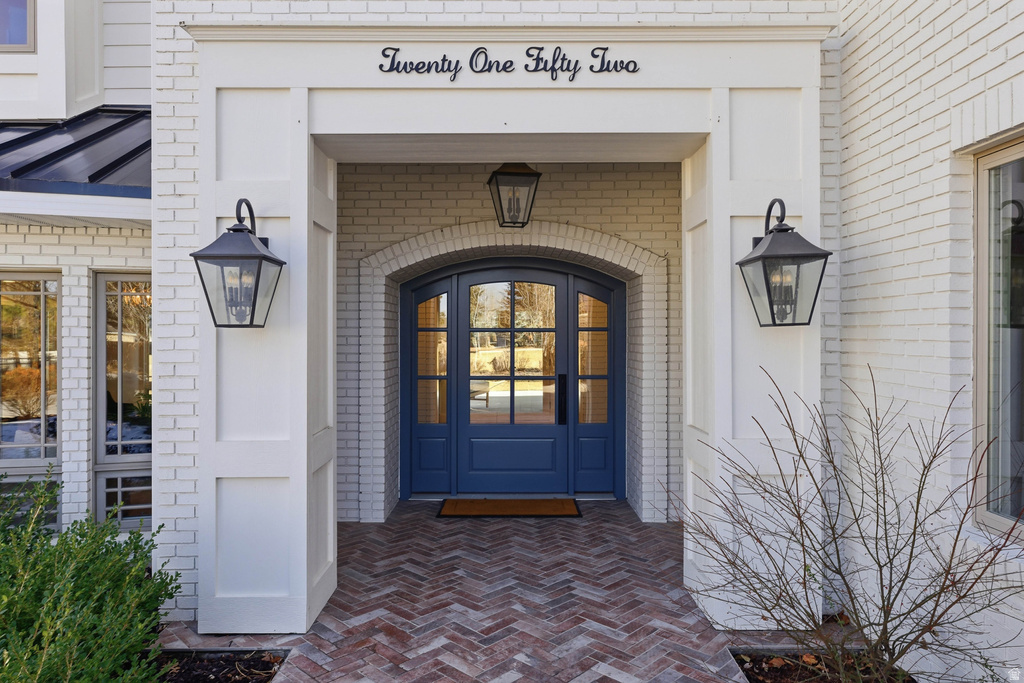 2152 E CREEK RD Sandy, UT 84093