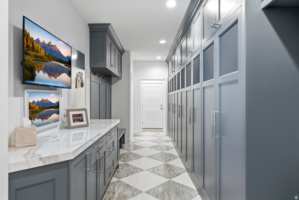 2152 E CREEK RD Sandy, UT 84093