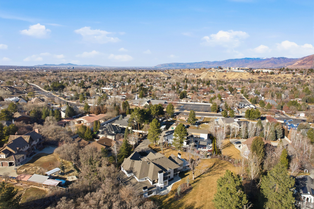 2152 E CREEK RD Sandy, UT 84093