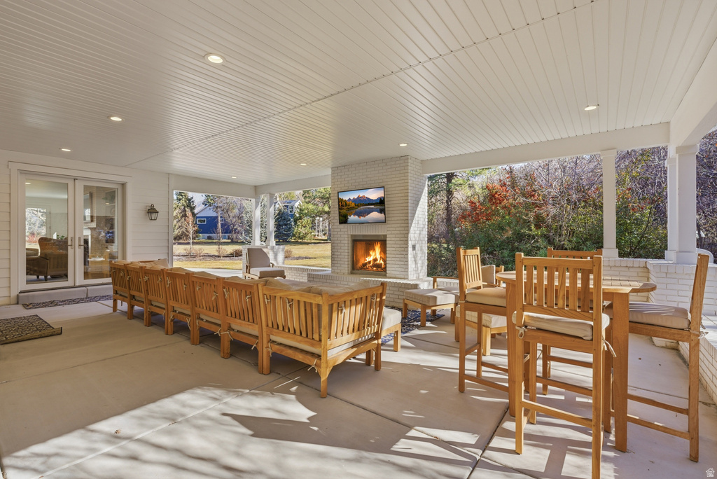 2152 E CREEK RD Sandy, UT 84093