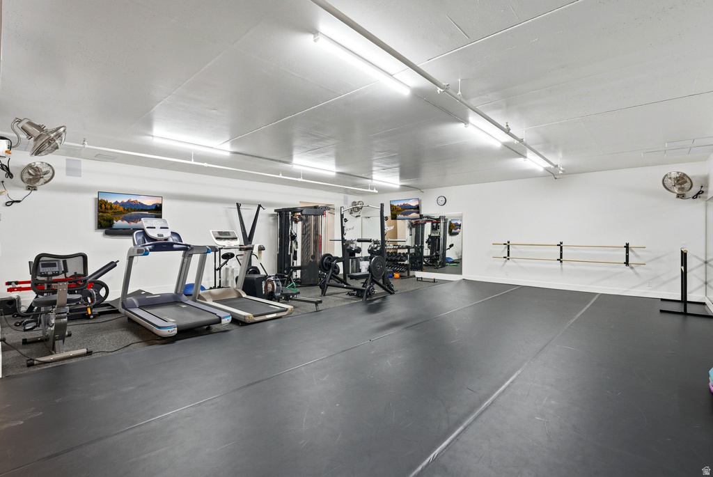 2152 E CREEK RD Sandy, UT 84093