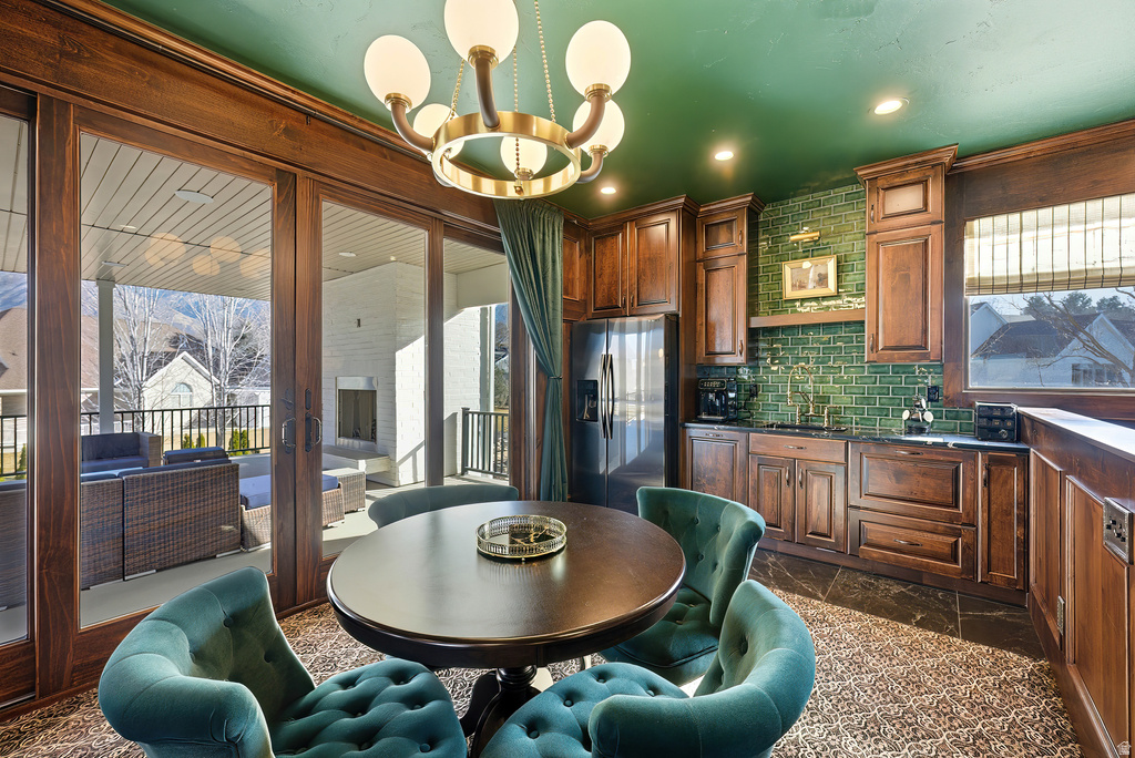 2152 E CREEK RD Sandy, UT 84093