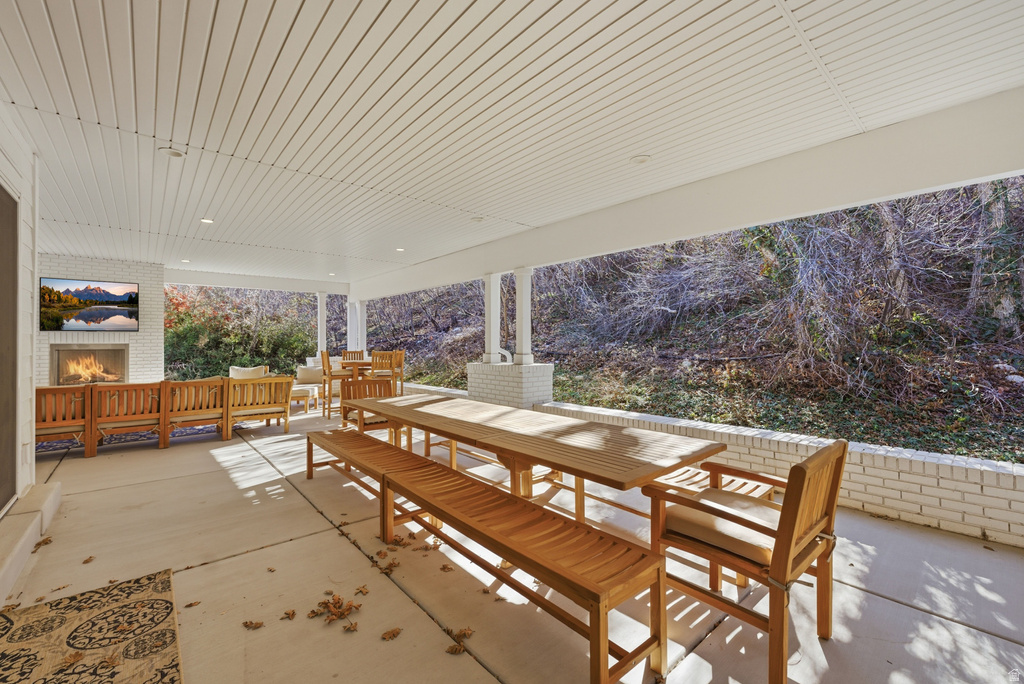 2152 E CREEK RD Sandy, UT 84093