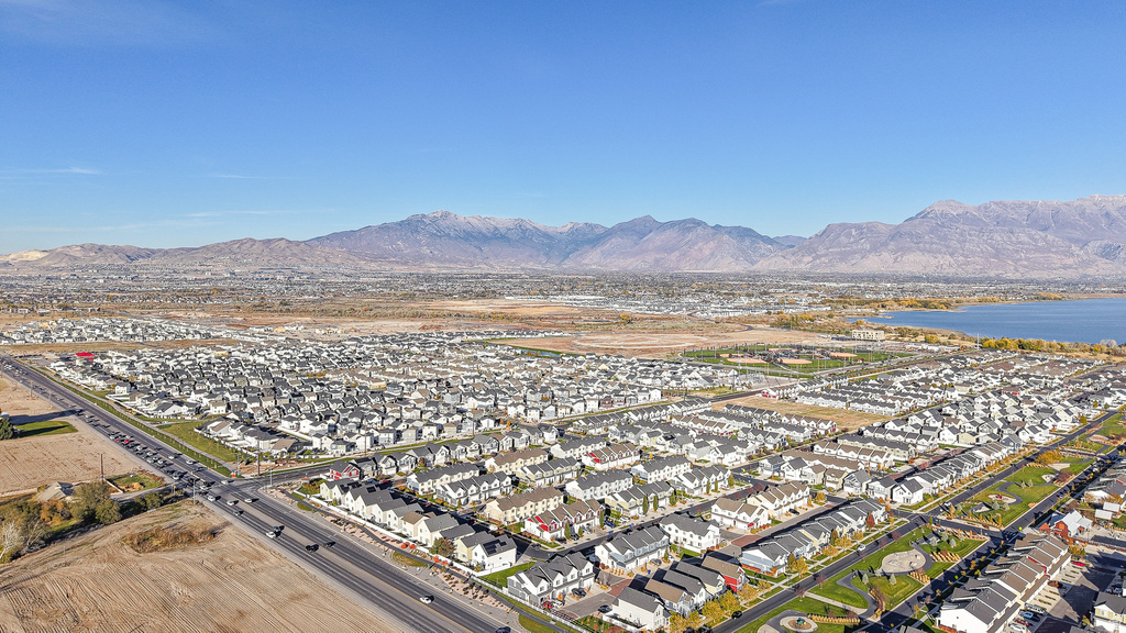 32 E HARMONY CT Saratoga Springs, UT 84045