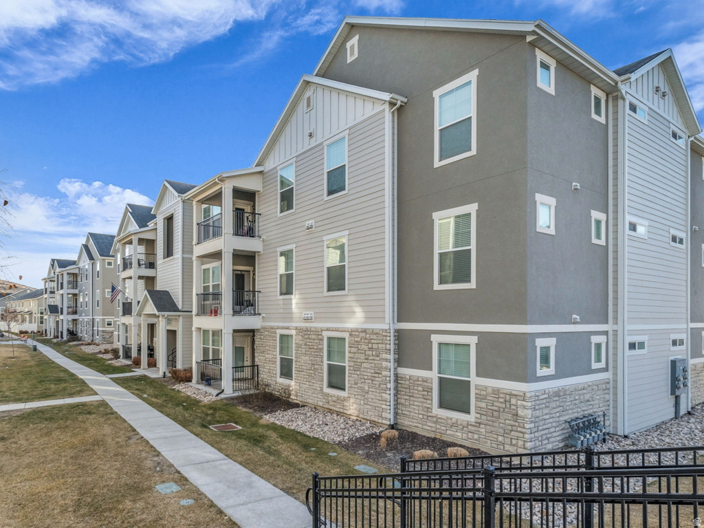 1806 W NEWCASTLE LN #301 Saratoga Springs, UT 84045
