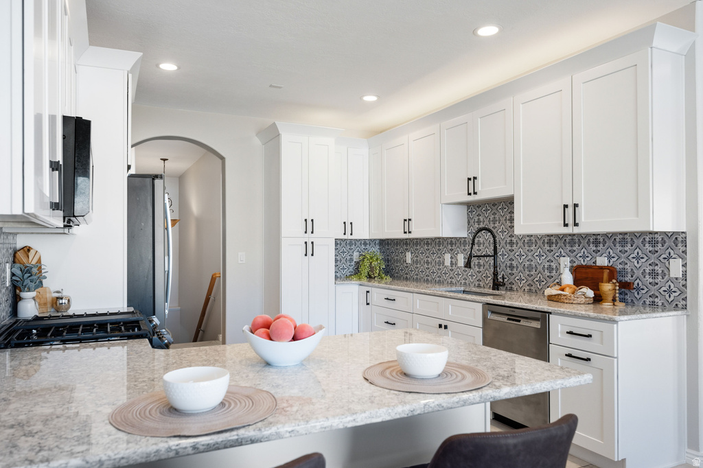 9225 N MOUNT AIREY DR Eagle Mountain, UT 84005