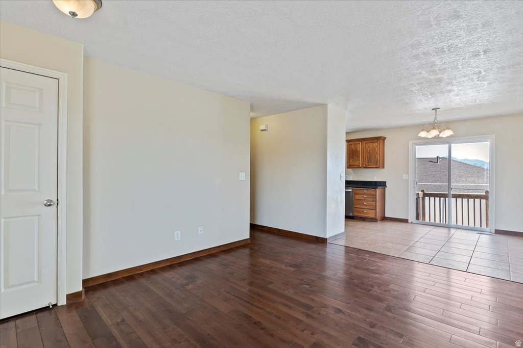 8961 S MAYFLOWER ST West Jordan, UT 84088