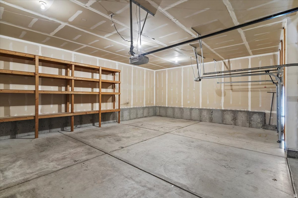 8961 S MAYFLOWER ST West Jordan, UT 84088