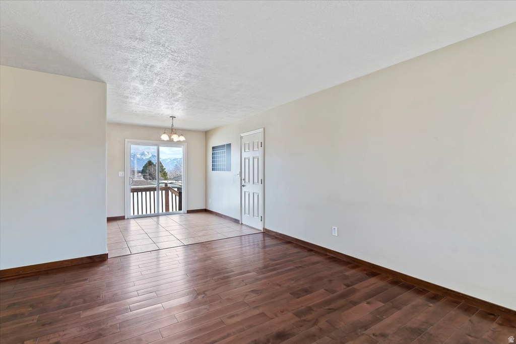 8961 S MAYFLOWER ST West Jordan, UT 84088