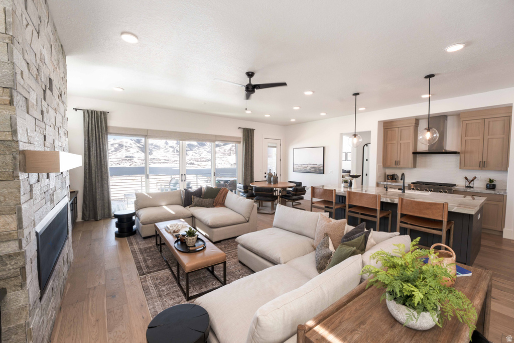 11493 N DEEPWATER DR Hideout, UT 84036