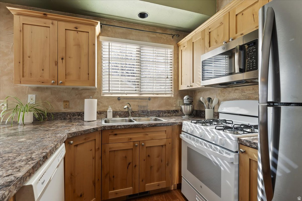 9114 S RIVER RIDGE DR West Jordan, UT 84088