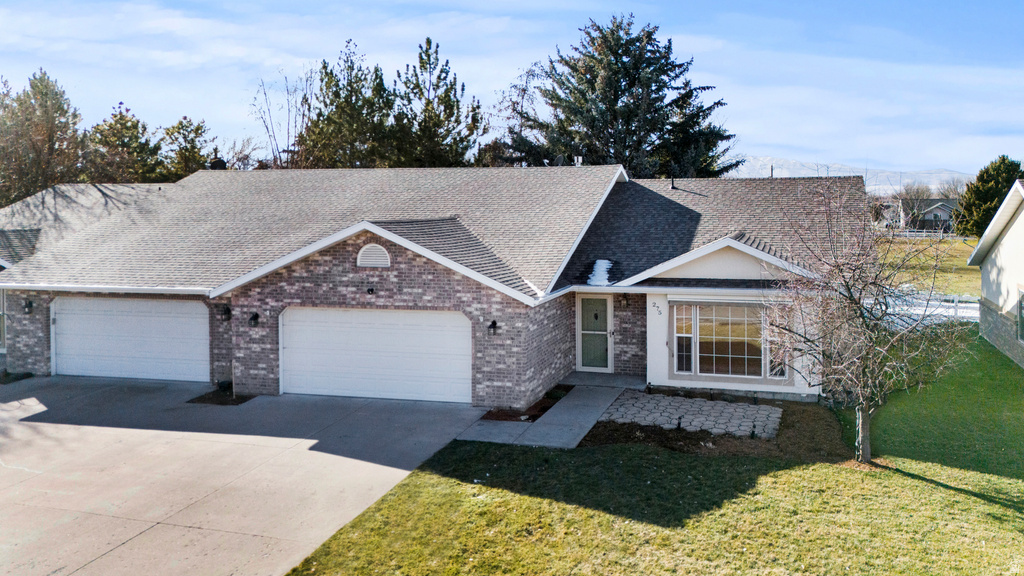 275 N MOUNTAIN LN Providence, UT 84332