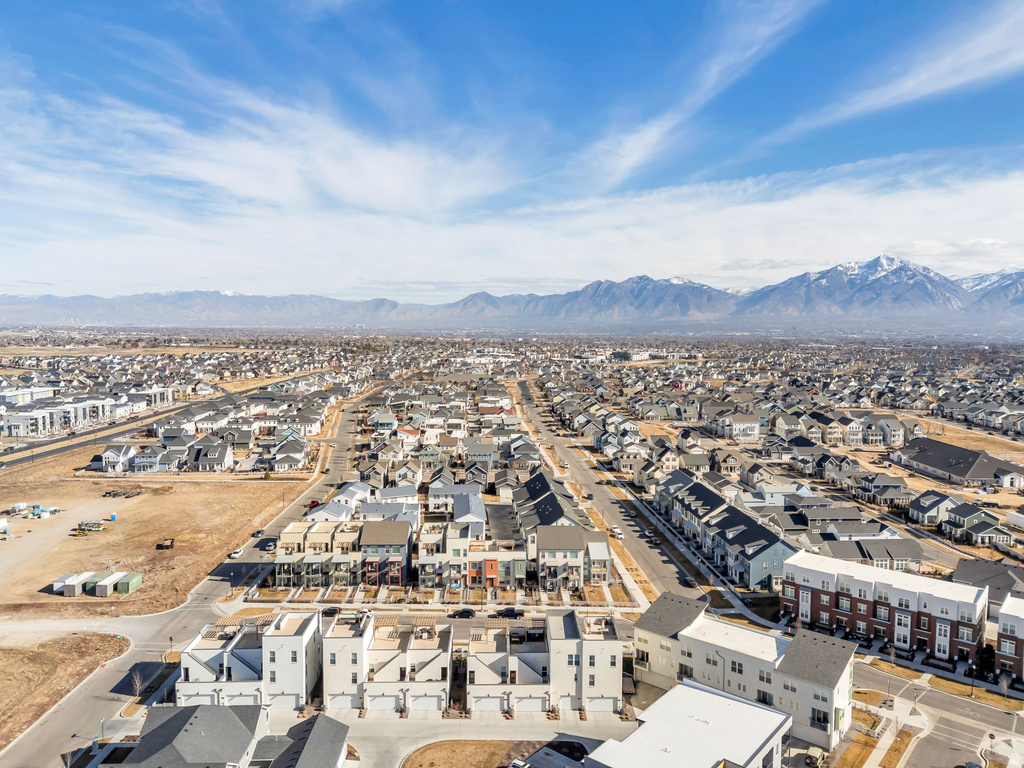 10758 S PORCINI DR South Jordan, UT 84009