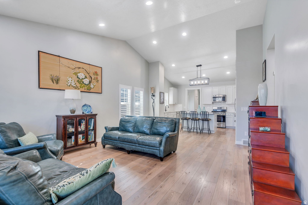 6447 W ARRANMORE DR South Jordan, UT 84009