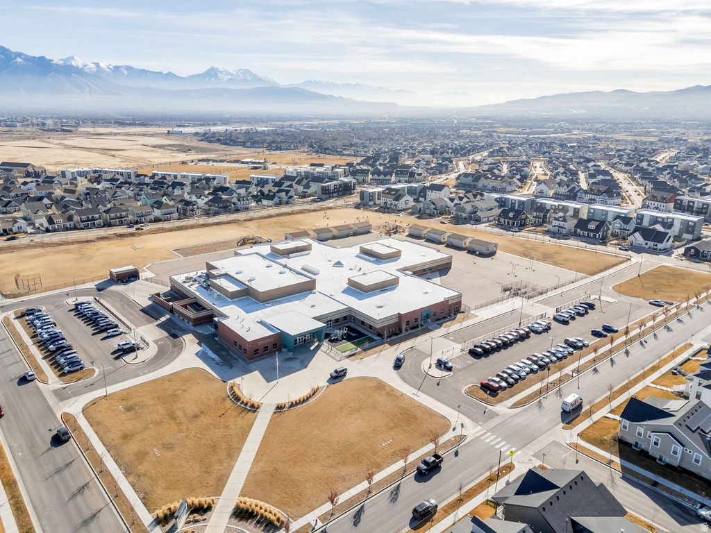 6447 W ARRANMORE DR South Jordan, UT 84009