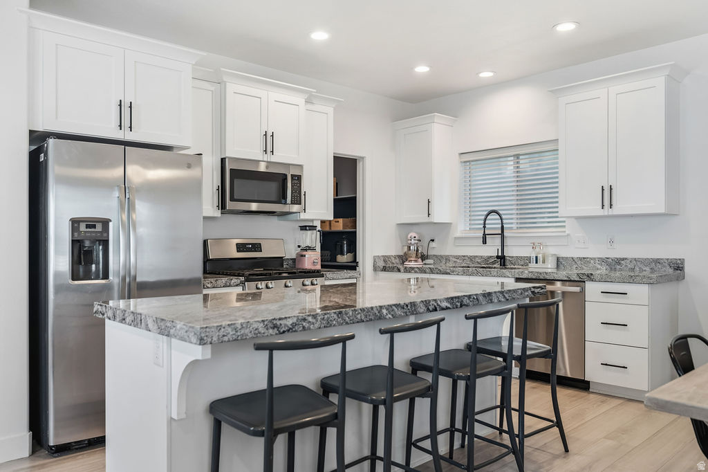 4952 E LAKE CORNER DR Eagle Mountain, UT 84005