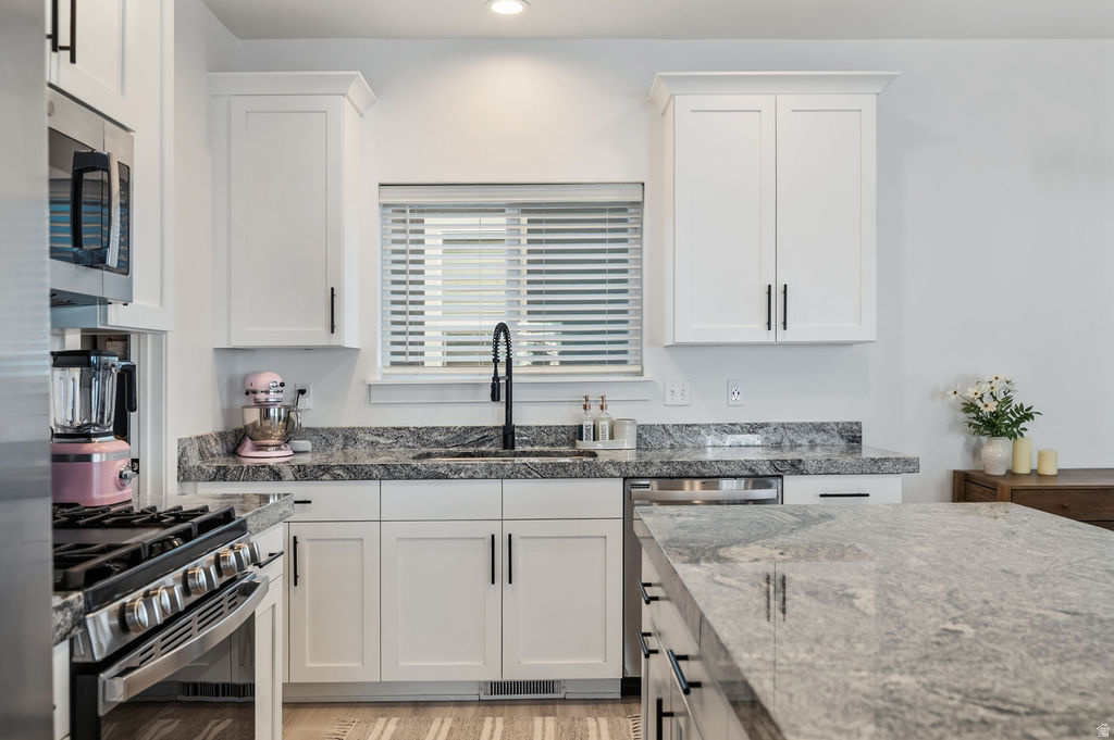 4952 E LAKE CORNER DR Eagle Mountain, UT 84005