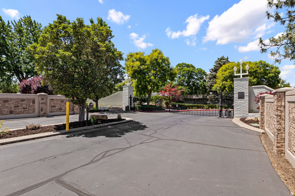 1870 E MONTEREY DR Salt Lake City, UT 84121