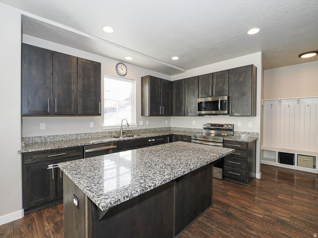 6907 S ZANDI DR Midvale, UT 84047