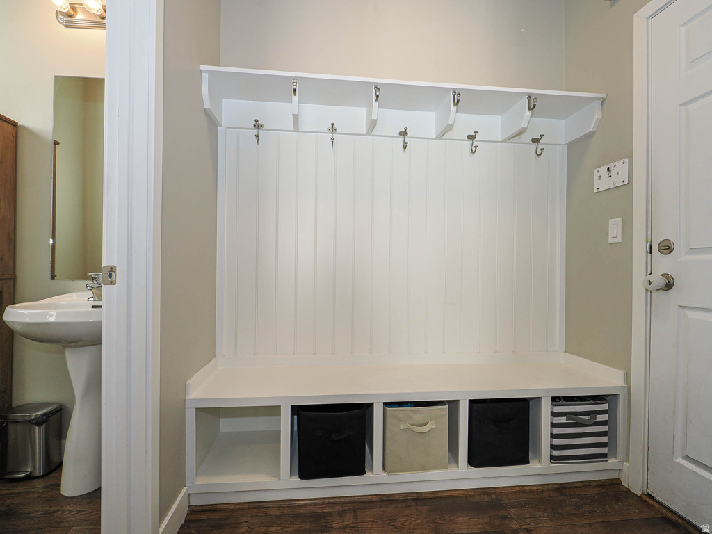 6907 S ZANDI DR Midvale, UT 84047