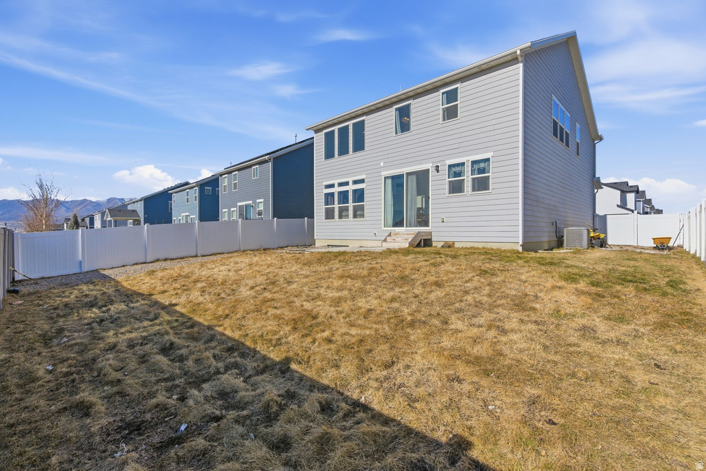 732 E STONEBRIAR DR Eagle Mountain, UT 84005