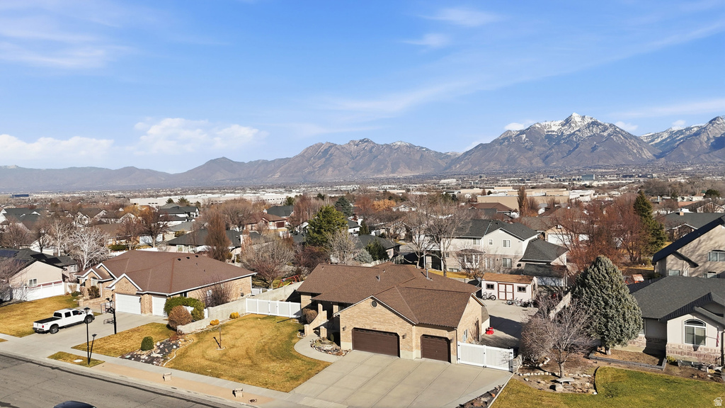 10071 S BINGHAM MINER CT South Jordan, UT 84095