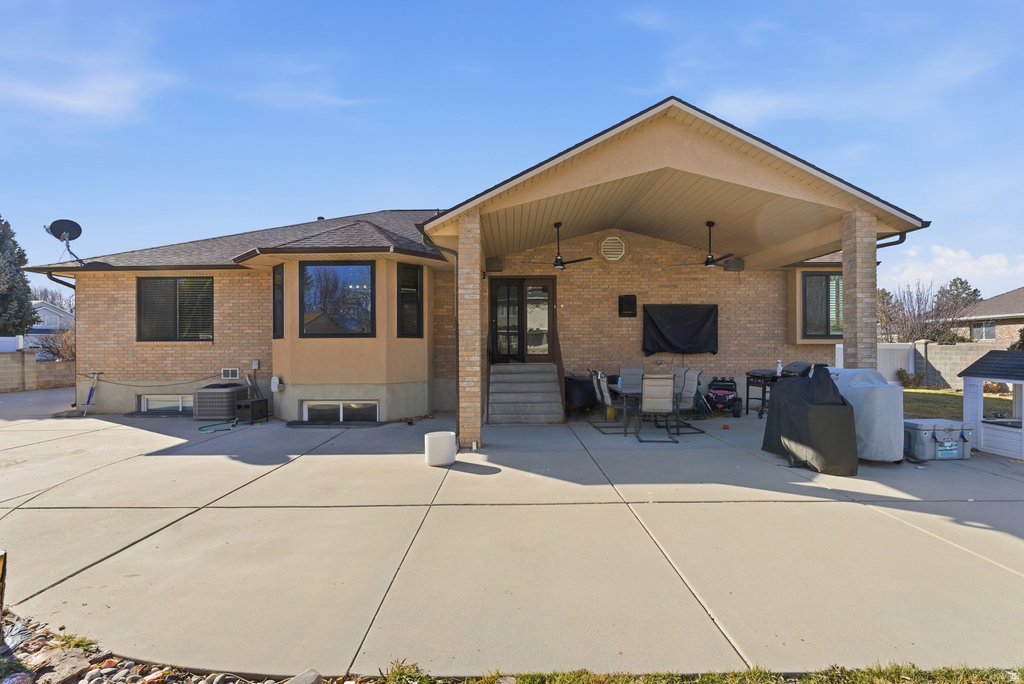 10071 S BINGHAM MINER CT South Jordan, UT 84095