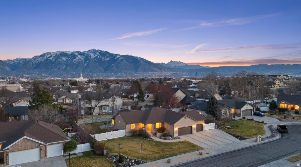 10071 S BINGHAM MINER CT South Jordan, UT 84095