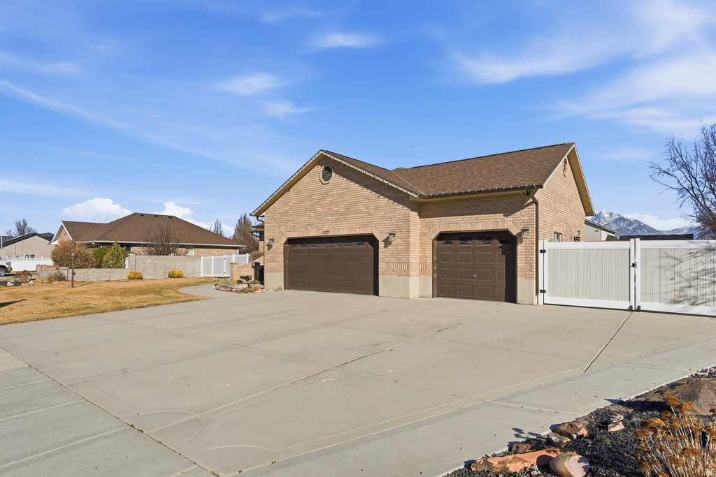 10071 S BINGHAM MINER CT South Jordan, UT 84095