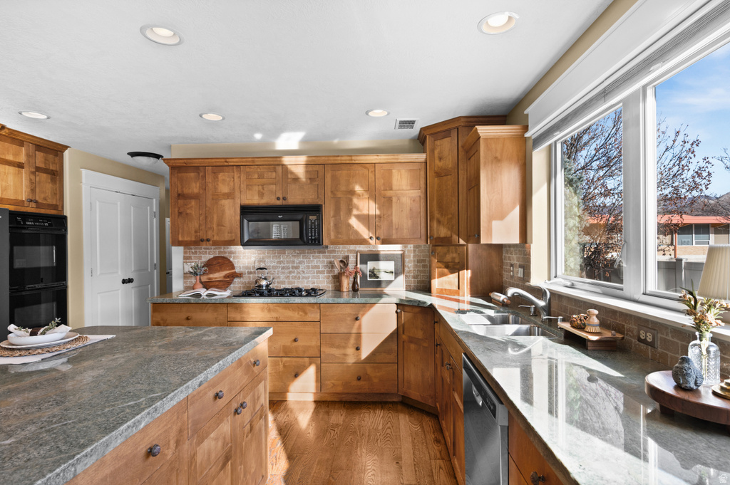 2439 E WOODWILLOW CIR Salt Lake City, UT 84109