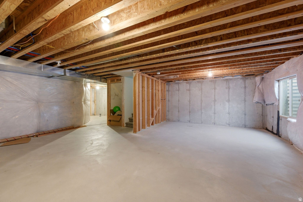 124 E CARBONELL WAY Saratoga Springs, UT 84045