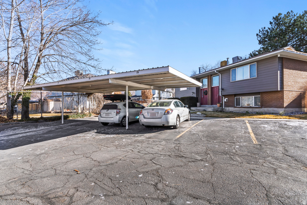 2615 E CANTERBURY LN Cottonwood Heights, UT 84121