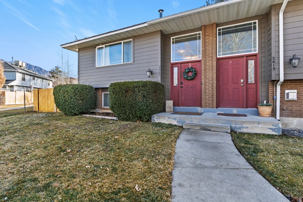 2615 E CANTERBURY LN Cottonwood Heights, UT 84121