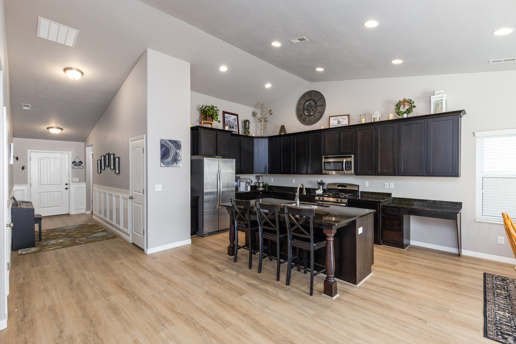 953 N CAMBRIA DR North Salt Lake, UT 84054