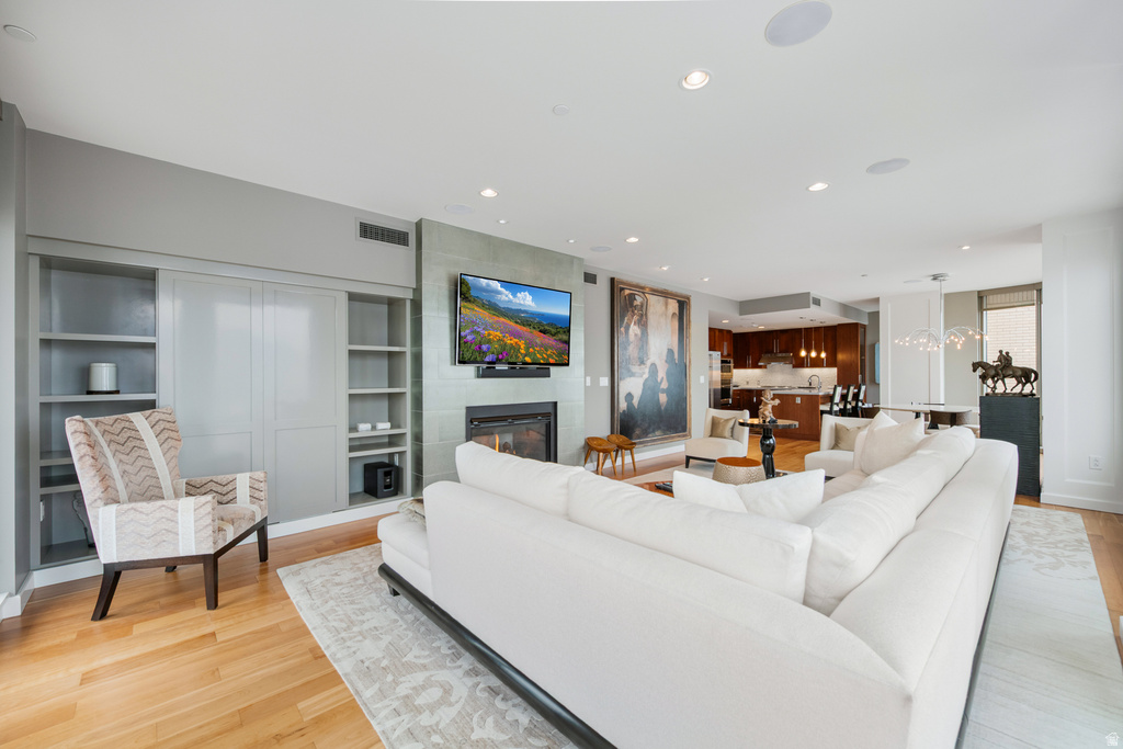 99 W SOUTH TEMPLE ST #1607 Salt Lake City, UT 84101