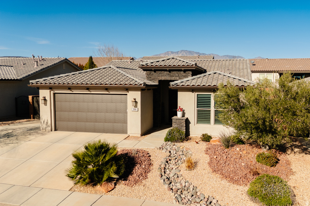 186 W PERIDOT DR Washington, UT 84780