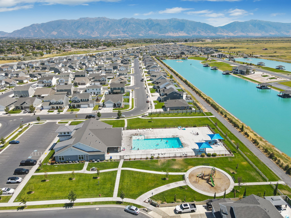 1954 W PARKVIEW DR Syracuse, UT 84075