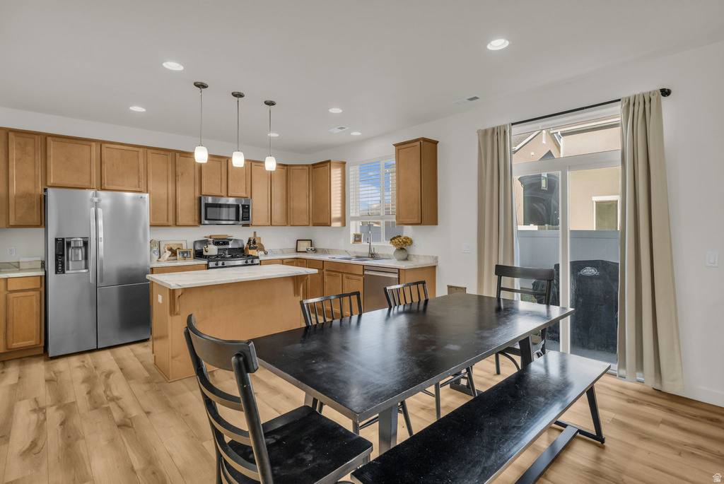 1954 W PARKVIEW DR Syracuse, UT 84075