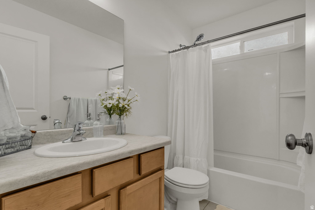 1954 W PARKVIEW DR Syracuse, UT 84075