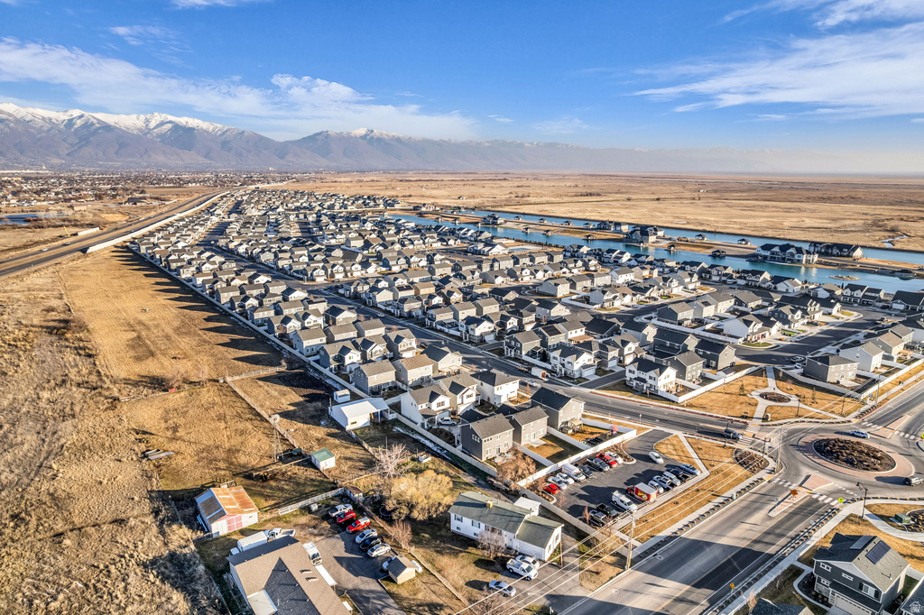 1954 W PARKVIEW DR Syracuse, UT 84075