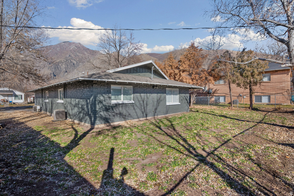 560 E 100 N Springville, UT 84663