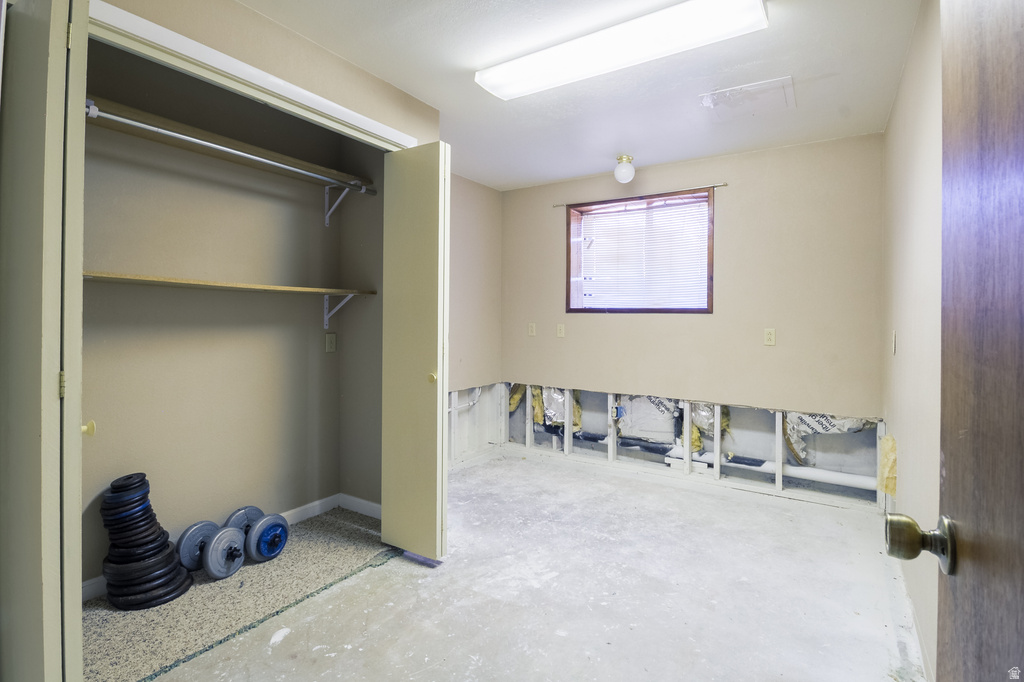 9274 N 8500 E Tridell, UT 84076